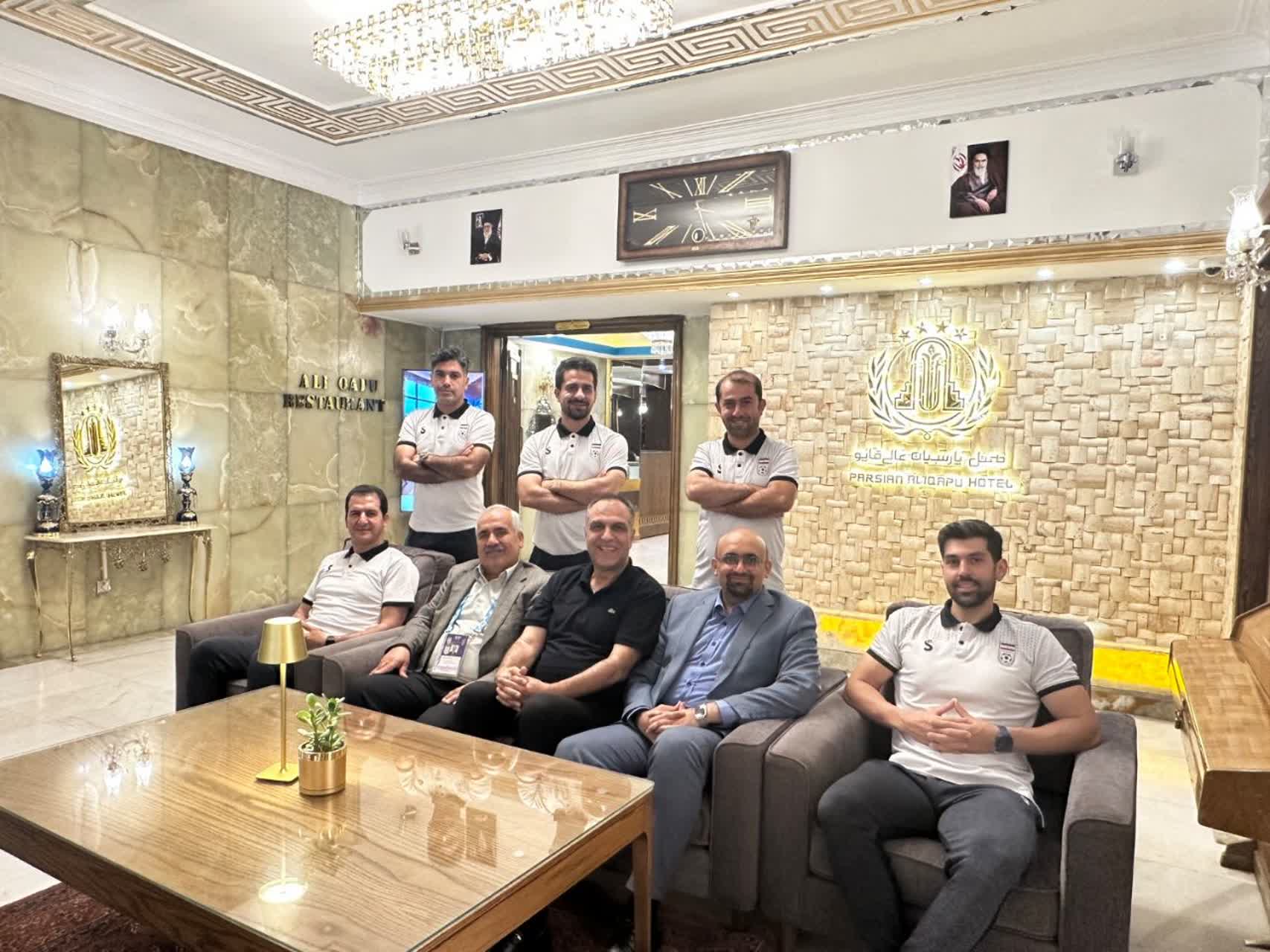 حضور جمعی از داوران محترم لیگ برتر فوتسال کشو در هتل پارسیان عالی قاپو